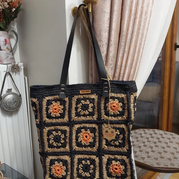 Çiçek Motifli Kare Örgü Tote Çanta