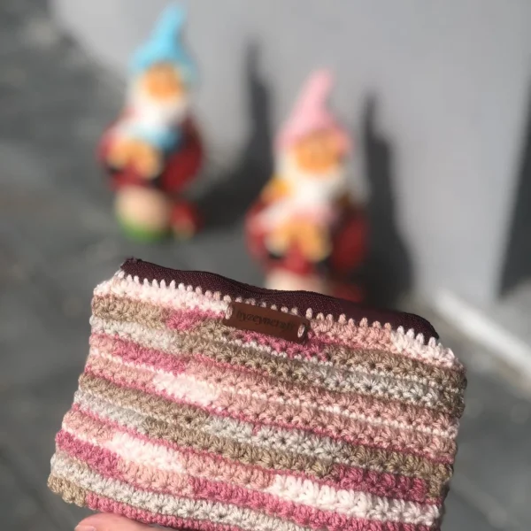 Pembe Tonlu Çizgili Örgü Makyaj Çantası
