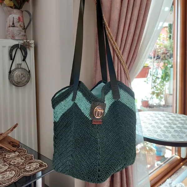 Green Color-Block Buckle-Detail Crochet Bag