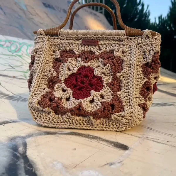 Bordo-Kahve Çiçek Motifli Ahşap Saplı Çanta